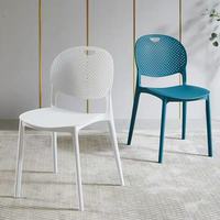 Chaise de salle à manger en plastique à trous ronds respirants, idéale pour la maison, la cuisine, le café et les salons de thé – Meilleur prix