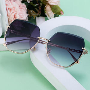 แว่นกันแดดสไตล์ยุโรปแบบครึ่งกรอบสำหรับผู้หญิง กรอบสีทอง ป้องกันรังสียูวี 400 เลนส์คลาส 2 เลนส์ไนลอน กรอบโลหะแผ่น - Product Image 2