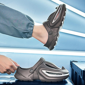 Shark Mouth <b>Clogs</b> Soft Sole Thick Sole 1cm Heel Height Breathable Outdoor Summer Sandals For Men - Product Image 3
