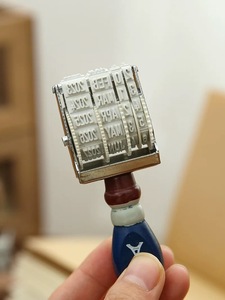 <span class=keywords><strong>Sello</strong></span> de Fecha de Estilo Vintage con Mango de Madera Resistente, Rodillo de Goma Ajustable para Día/Mes/Año, para Diarios, Organización de Oficina y Manualidades - Product Image 3