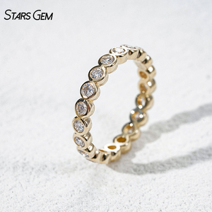 Anillo de eternidad con diamantes cultivados en laboratorio de corte brillante redondo de 2.3 mm, engastados en bisel, de oro sólido de 14 quilates, certificado por Starsgem IGI. - Product Image 1