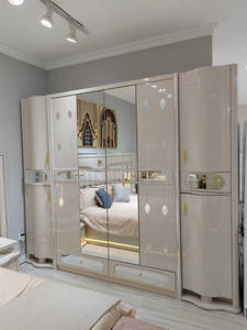 Meubles de chambre à coucher de luxe avec miroir éclairé par LED, meubles de chambre à coucher de haute qualité avec finition brillante - Product Image 5