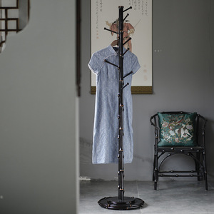 Porte-manteau en bambou fait main, couleur foncée, style chinois moderne, meuble de rangement sur pied pour salon - Product Image 1