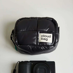 Vente en gros de logo personnalisé de marque de distributeur Ensemble de trousse de maquillage cosmétique en nylon matelassé doux et mignon pour femmes de <span class=keywords><strong>voyage</strong></span> - Product Image 6
