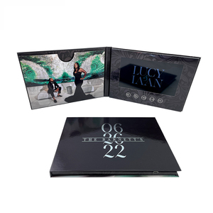 Carte vidéo de mariage personnalisée <span class=keywords><strong>Brochure</strong></span> vidéo numérique LCD 7 pouces Carte de voeux vidéo cadeau noire pour invitation de mariage - Product Image 1