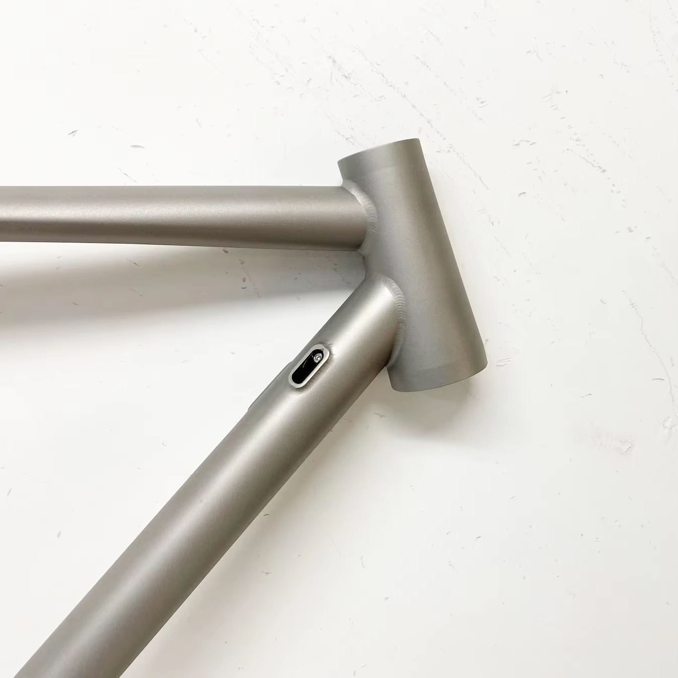 Waltly 700C Disc Road Bike Frame - Titanium & Flat Mount