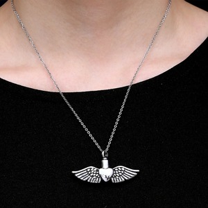 Collar con Colgante de Urna en Forma de Corazón con Alas de Ángel para Cenizas, Cadena de Acero Inoxidable que No se Desvanece, Joyería Conmemorativa para Guardar Recuerdos - Product Image 6