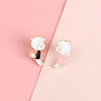 Broche en forme de poupée mignonne et décontractée, pour garçons et filles timides en période d'amour