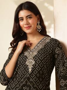 Kurta de algodón puro regular con estampado de motivos étnicos para mujer con pantalones y con Dupatta - Product Image 2