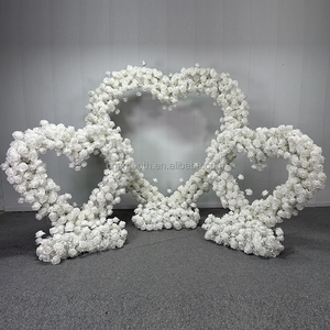 Arco Floreale Romantico con Ortensie Rosse su Sfondo in Tessuto per Matrimoni e Proposte di <span class=keywords><strong>Matrimonio</strong></span> - Product Image 3