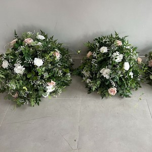 Boules de fleurs décoratives blanches et vertes, centres de table floraux, grandes boules de roses en soie, fleurs artificielles pour mariage - Product Image 4