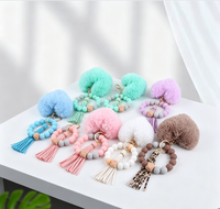 Magnifique porte-clés bracelet en silicone perlé. Pendentif cœur en peluche douce à faire soi-même. Accessoire de clé en plastique, cadeau en promotion.