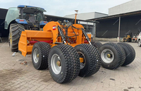 Niveleur de terrain hydraulique remorqué par un tracteur avec contrôle laser/GPS pour le nivellement des sols agricoles et l'agriculture de précision
