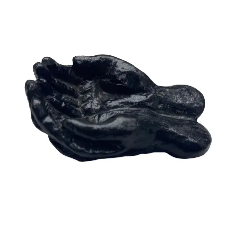 Vente en gros de mains sculptées à la main offrant un bol en résine support de tranche de boule de cristal LC08237