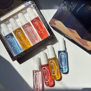 Perfume de Mujer con Fragancia Duradera de 24 Horas, Eau de Parfum en Spray, Set de Regalo de 4 x 40 ml, Perfume Árabe de Dubái al por Mayor, Aroma Amaderado, Tamaño de Muestra - Product Image 1