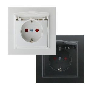 ปลั๊กไฟแบบ Schuko พร้อมฝาปิด สีขาว - เหมาะสำหรับการเชื่อมต่อที่ปลอดภัยและป้องกันฝุ่นและความชื้น - Product Image 1