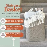 Panier d'escalier rectangulaire moderne en corde de coton gris brume avec poignées pour marches moquettées ou en bois, rangement pour linge, jouets et articles de puériculture