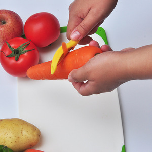 Utensilio de cocina Manual, multifunción, giratorio, cuchillas afiladas de acero inoxidable, cuchillo para verduras, fruta, patatas y zanahorias, pelador - Product Image 3