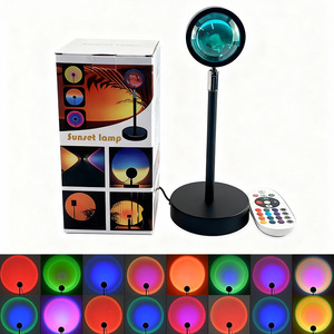 Lámpara de Proyección de Atardecer en Oferta, Luces LED con Control Remoto, Luz Nocturna Multicolor 360 °   Luces de arcoíris giratorias para regalos de mujer - Product Image 3