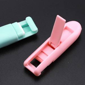 Recourbe-cils portable en plastique, recourbe-cils Macaron, recourbe-cils naturel facile à utiliser, vente directe usine - Product Image 3