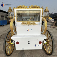 Calèche royale électrique, alliant technologie moderne et design traditionnel, adaptée à divers événements avec possibilité de personnalisation