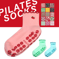 Logo de conception de chaussettes en gros fraise mignon drôle chaussettes à volants poignée personnalisée anti-dérapant Yoga Pilates chaussettes