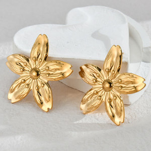 Pendientes de Acero Inoxidable Hipoalergénicos, Resistentes al Agua, con Baño de Oro de 18K PVD, Diseño de Flor y Planta para Mujer, Venta al Por Mayor - Product Image 2