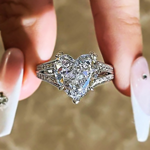 Anello con Diamante Taglio Cuore Q622, Gioiello da Donna in Stile Romantico con Pietra Naturale per Fidanzamento - Product Image 1