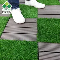 ידידותי לסביבה מלאכותי דשא עם עץ רצפת התקנת סיפון ניקוז אריחי דשא אריחי