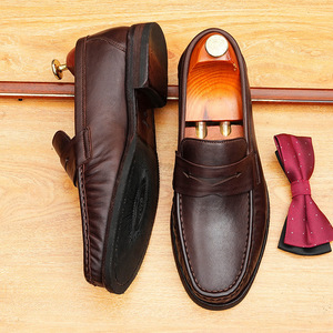 Chaussures en cuir pour hommes, finition brillante, style professionnel, décontractées et tendance, respirantes, antidérapantes, à enfiler, collection automne 2026, les plus vendues - Product Image 1