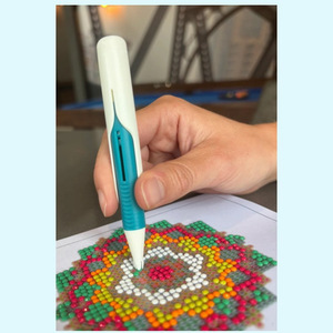 Stylo et outil automatiques pour la peinture au diamant - Artisanat DIY en PLA avec un design minimaliste moderne, plusieurs <span class=keywords><strong>options</strong></span> de couleurs - Product Image 3