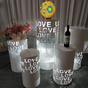 Exhibidores de Alimentos Modernos para Hoteles de Lujo, Juego Decorativo Cúbico Apilable, Soportes Acrílicos Transparentes en Blanco y Negro - Product Image 2