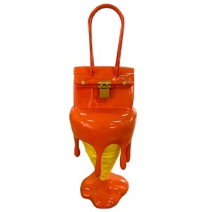 Statuette de sac à main et fenêtre de glace en fibre de verre, décoration créative et personnalisée, 1 pièce - Product Image 5