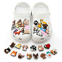 Breloques en gros sur le thème des chiens, adorables empreintes de pattes de chiot en PVC pour chaussures, décoration pour sabots, logo personnalisé disponible