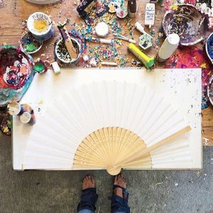 Abanico de Mano Plegable de Bambú y Papel al por Mayor para Año Nuevo Chino, Bodas, Estilo de Arte Folclórico Tradicional, Tallado y Pintado, DIY Hainan - Product Image 2