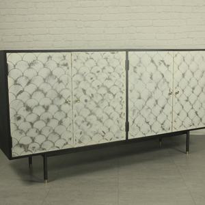 ตู้เก็บของไม้จริงลายเกล็ดปลา ดีไซน์สร้างสรรค์ สำหรับห้องรับประทานอาหาร - Product Image 2