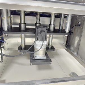 5l 3l 1l Automatische Tracking Type 2 Koppen Motorolie Vulmachine Honing Bakolie Reinigings Vloeibaar Wasmiddel Vulmachine - Product Image 5