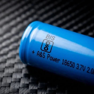 แบตเตอรี่ลิเธียมไอออนทรงกระบอก 3.7V 2000mAh เกรด A แบบปิดผนึก ชาร์จซ้ำได้ รุ่น 16046 1C ปล่อยประจุแบบ Low IR สำหรับอุปกรณ์อิเล็กทรอนิกส์ - Product Image 4