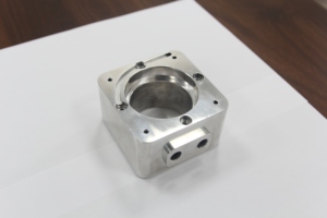 Pièces métalliques usinées CNC sur mesure, plastique POM ABS Nylon, service de fraisage et de tournage de précision avec placage en zinc, nickel et chrome - Product Image 5