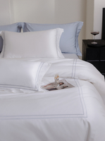 Vente en gros de linge de lit 4 pièces en coton à longues fibres de style hôtelier, couleur unie, années 60, rayures brodées, disponible en drap plat/drap-housse