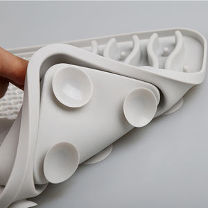 Tazón de silicona para alimentación lenta, multifuncional, con compartimentos para comida húmeda, con rejilla y diseño floral para perros y gatos - Product Image 6