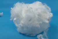 Fibres de polyester 100 % vierges 1.4D 38MM semi-lopées à prix abordable pour filage