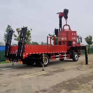 Camion grue Dongfeng 4x2 certifié CE, camion de transport de 10 tonnes avec grue à flèche articulée pliable - Product Image 6