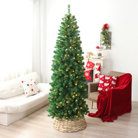 Realistischer schlanker Kiefer-Weihnachtsbaum mit vorinstallierten warmweißen Lichtern, schmaler künstlicher Weihnachtsbaum