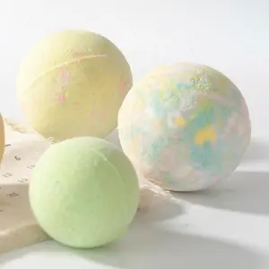 Produttore di vendita prezzo competitivo 1 confezione di forma rotonda 60G verde chiaro profumato frizzante da bagno bomba a sfera corpo bomba da bagno per la pelle secca