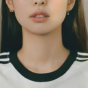 Grandes soldes Vente en gros Mode Boucles d'oreilles créoles en acier inoxydable plaqué or 18 carats avec zircon de luxe pour femmes - Product Image 6