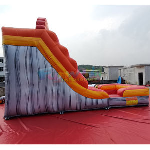 Toboggan aquatique commercial extérieur pour enfants, couleur marbre lave, avec piscine gonflable et structure de jeux aquatiques. - Product Image 2