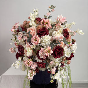 Boules de fleurs artificielles en soie rouge en gros pour la décoration de toile de fond de mariage, style moderne, boule de fleurs de rose - Product Image 6