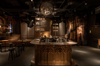 Conception d'intérieur de bar musical, service de rénovation de bar commercial sur mesure, style gothique industriel, décoration de bar musical