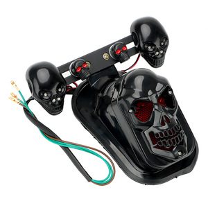 Tích hợp tín hiệu lần lượt Skull Shape <span class=keywords><strong>LED</strong></span> phanh đèn hậu cho xe máy với vỏ màu đen 12V hổ phách đèn <span class=keywords><strong>LED</strong></span> - Product Image 4